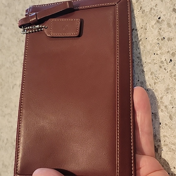 Coach, Burgundy Leather Wristlet,just Like New. - Picture 7 of 8